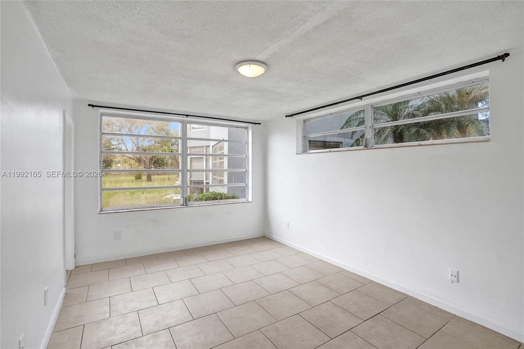 En Venta: $180,000 (1 camas, 1 baños, 898 Pies cuadrados)