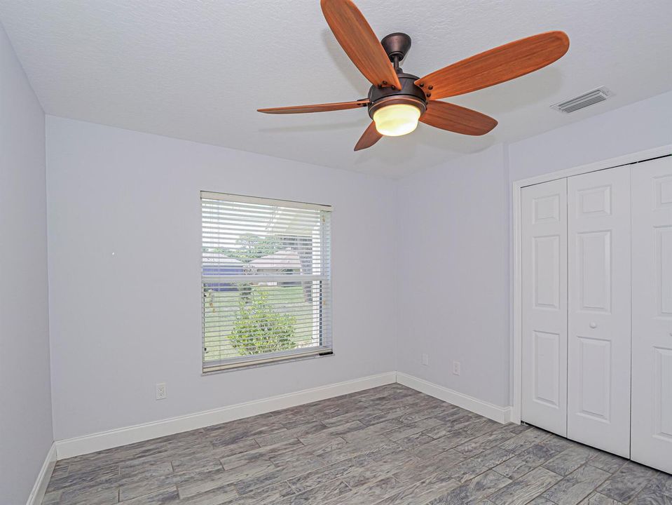 Laurel Point 3rd bedroom with closet
