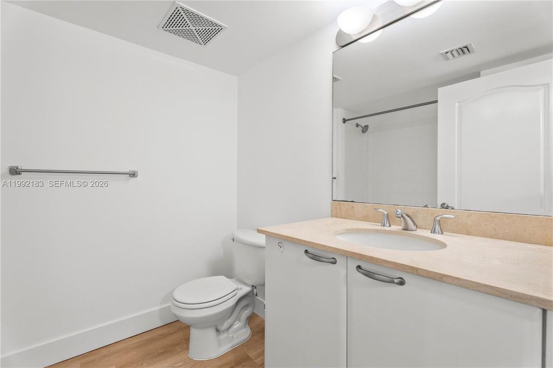 En Venta: $920,000 (2 camas, 2 baños, 1367 Pies cuadrados)