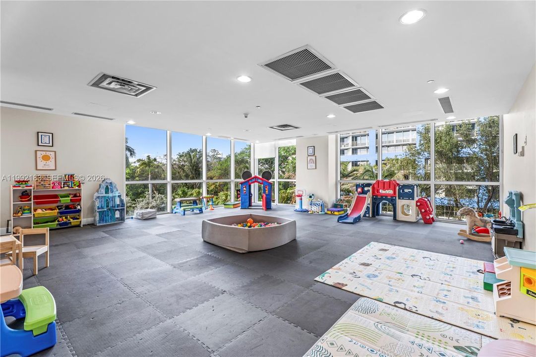 En Venta: $920,000 (2 camas, 2 baños, 1367 Pies cuadrados)