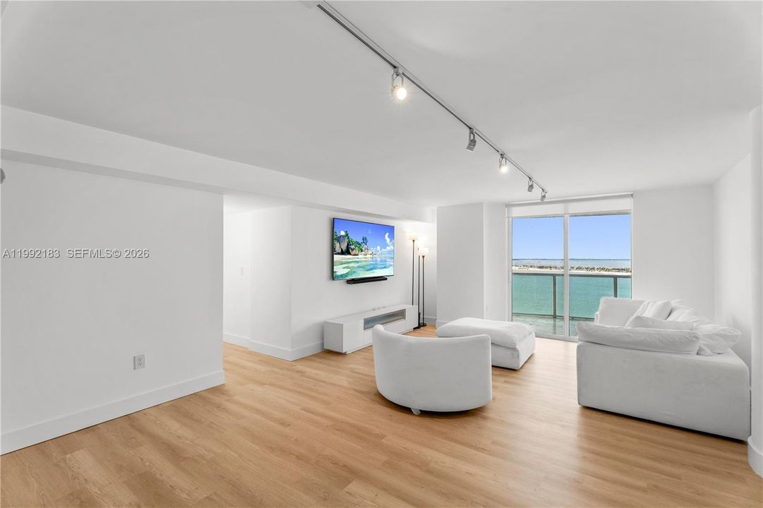 En Venta: $920,000 (2 camas, 2 baños, 1367 Pies cuadrados)