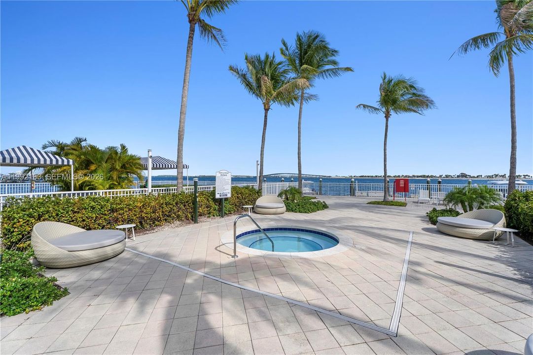 En Venta: $920,000 (2 camas, 2 baños, 1367 Pies cuadrados)