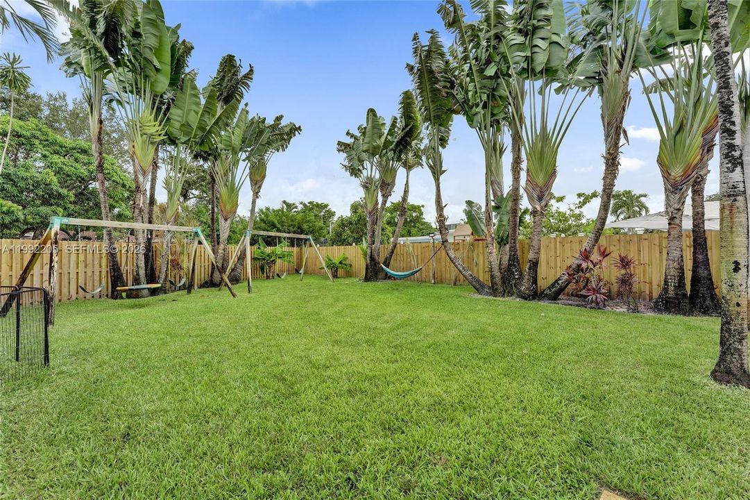 Vendido Recientemente: $1,690,000 (6 camas, 3 baños, 3405 Pies cuadrados)