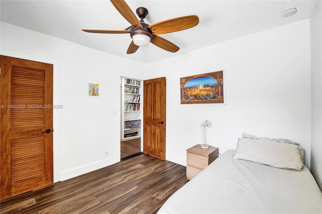 Vendido Recientemente: $1,690,000 (6 camas, 3 baños, 3405 Pies cuadrados)