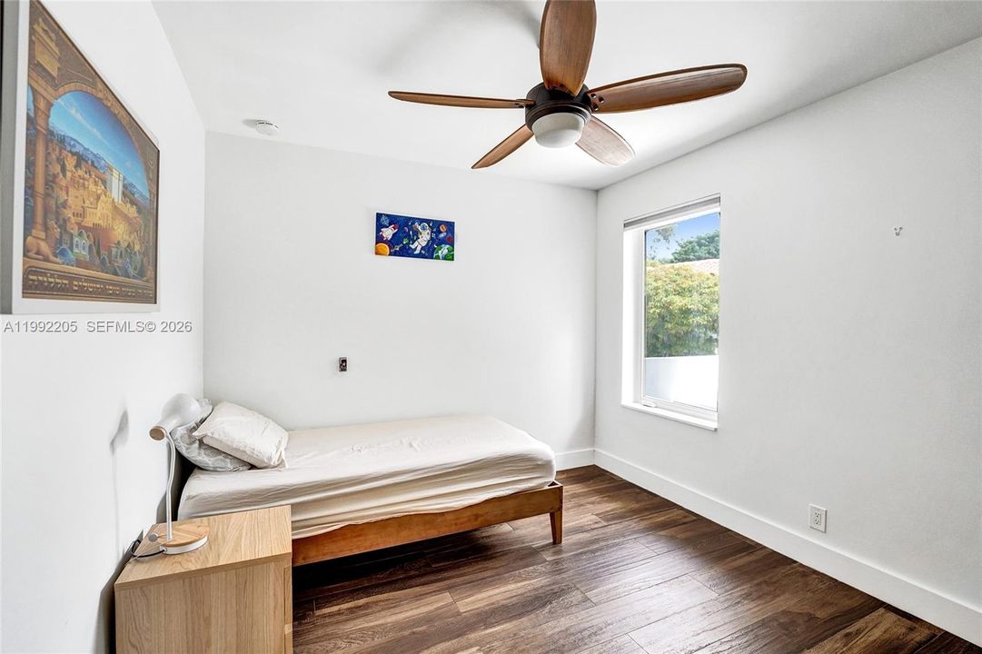 Vendido Recientemente: $1,690,000 (6 camas, 3 baños, 3405 Pies cuadrados)