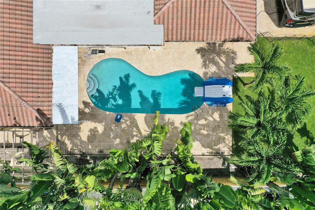 Vendido Recientemente: $1,690,000 (6 camas, 3 baños, 3405 Pies cuadrados)