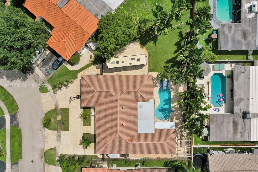 Vendido Recientemente: $1,690,000 (6 camas, 3 baños, 3405 Pies cuadrados)