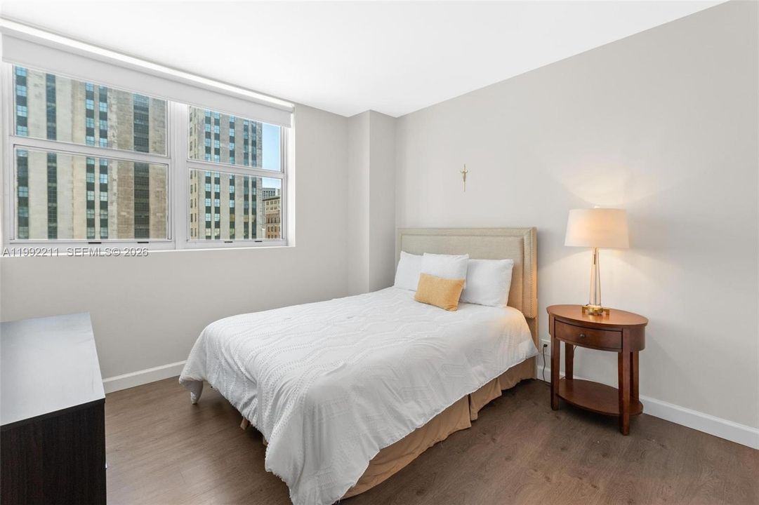 For Sale: $310,000 (2 beds, 1 baths, 787 Square Feet)