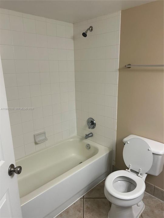 Activo con contrato: $1,900 (2 camas, 2 baños, 1026 Pies cuadrados)