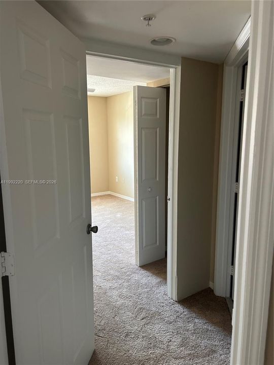 Activo con contrato: $1,900 (2 camas, 2 baños, 1026 Pies cuadrados)