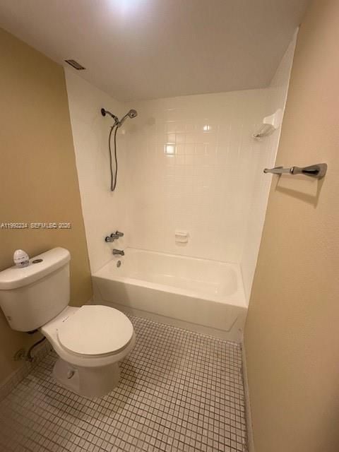 Active With Contract: $190,000 (1 beds, 1 baths, 699 Square Feet)