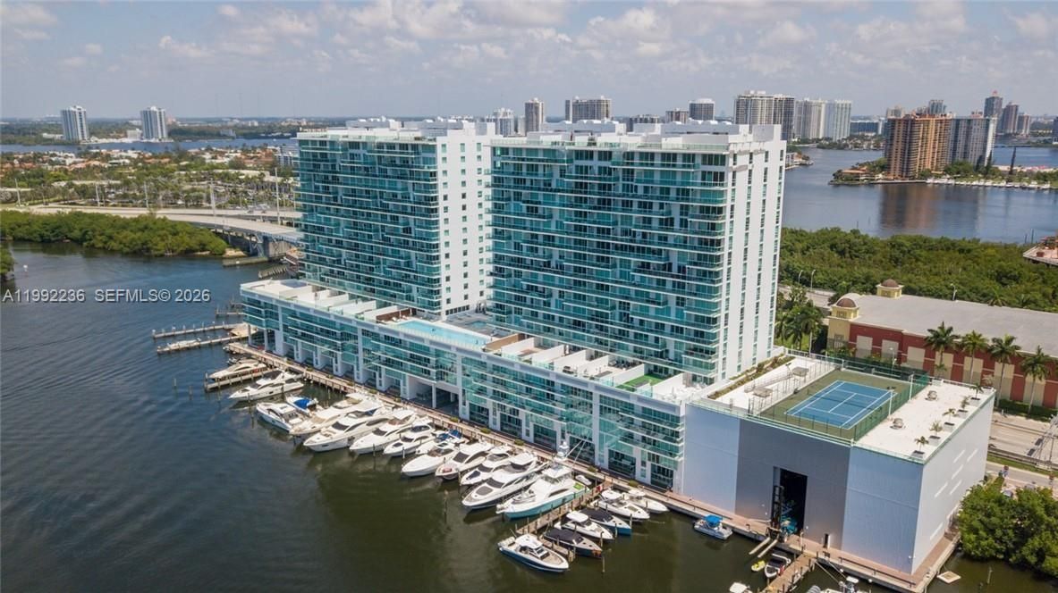 For Sale: $1,100,000 (3 beds, 2 baths, 1705 Square Feet)