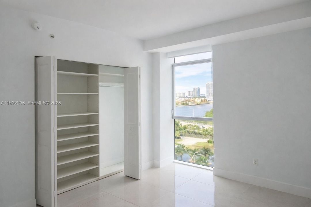 For Sale: $1,100,000 (3 beds, 2 baths, 1705 Square Feet)