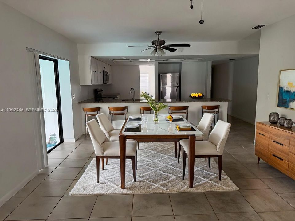 En Venta: $479,000 (3 camas, 2 baños, 2264 Pies cuadrados)