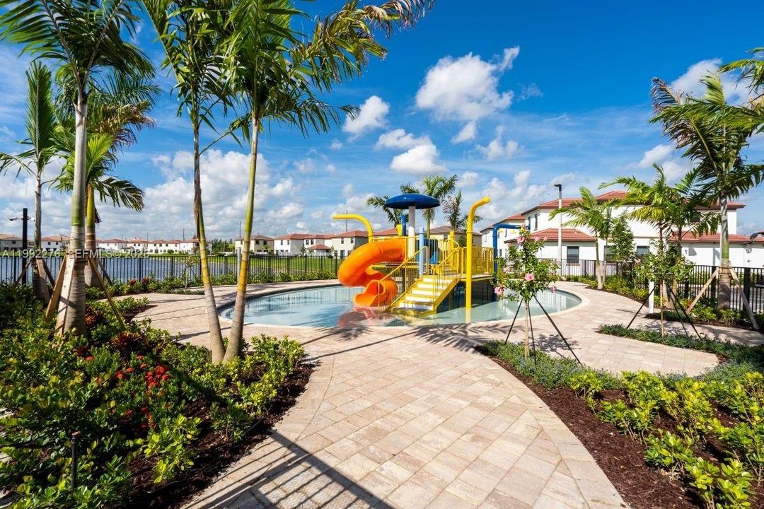 На продажу: $525,000 (3 спален, 2 ванн, 1650 Квадратных фут)