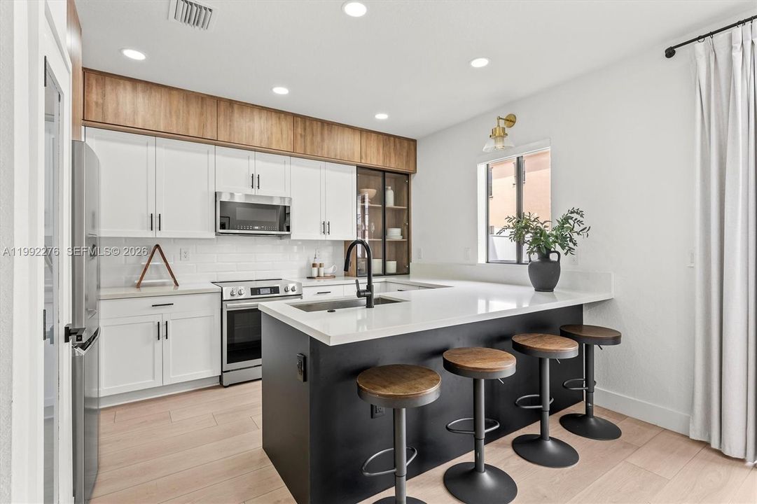 На продажу: $525,000 (3 спален, 2 ванн, 1650 Квадратных фут)