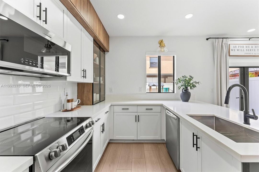 На продажу: $525,000 (3 спален, 2 ванн, 1650 Квадратных фут)