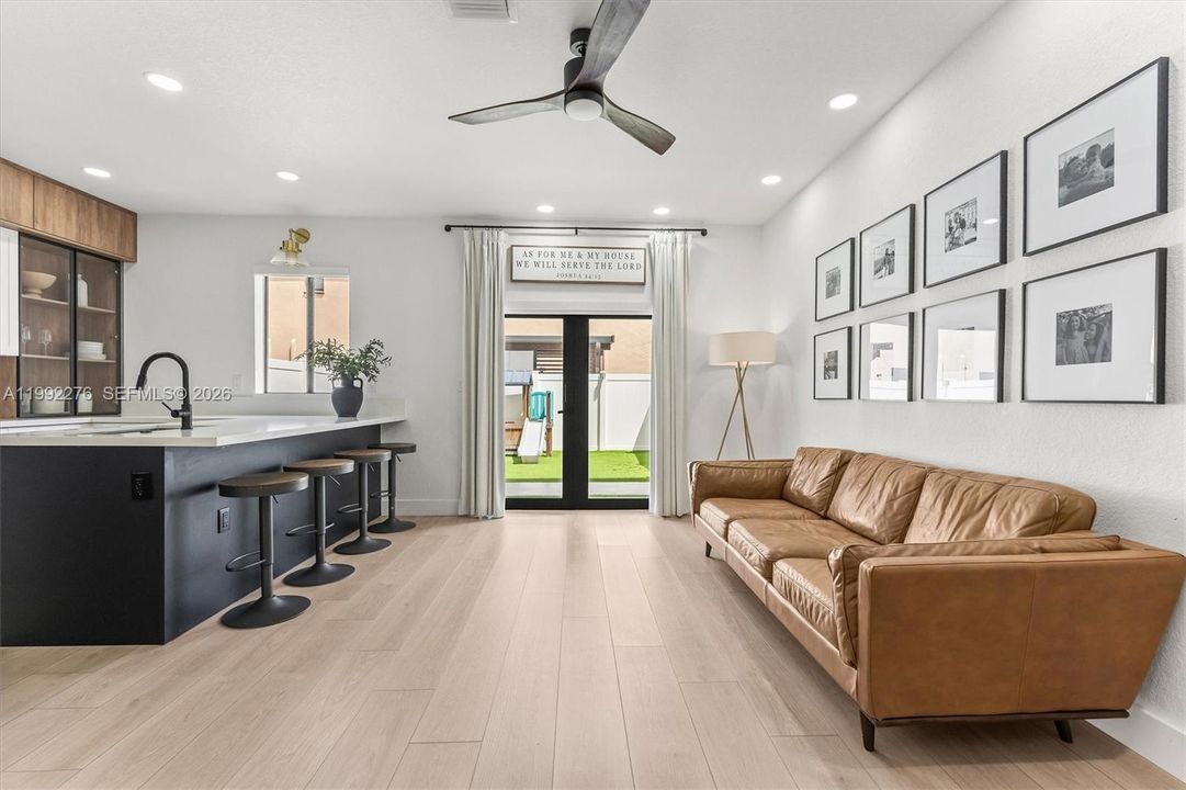 На продажу: $525,000 (3 спален, 2 ванн, 1650 Квадратных фут)