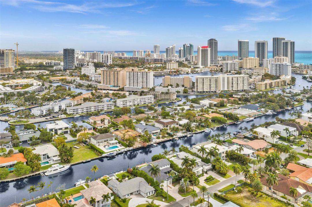 На продажу: $3,650,000 (7 спален, 5 ванн, 3704 Квадратных фут)