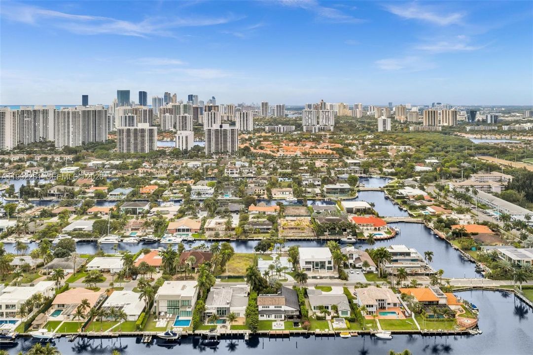 На продажу: $3,650,000 (7 спален, 5 ванн, 3704 Квадратных фут)