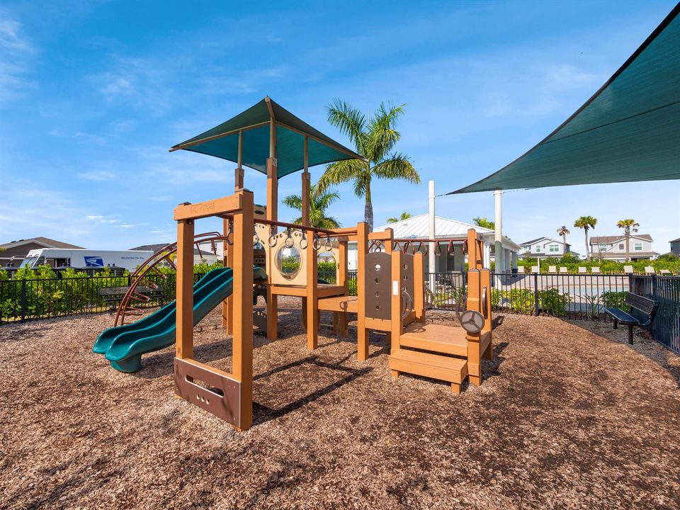 Crosstown Commons Amenities