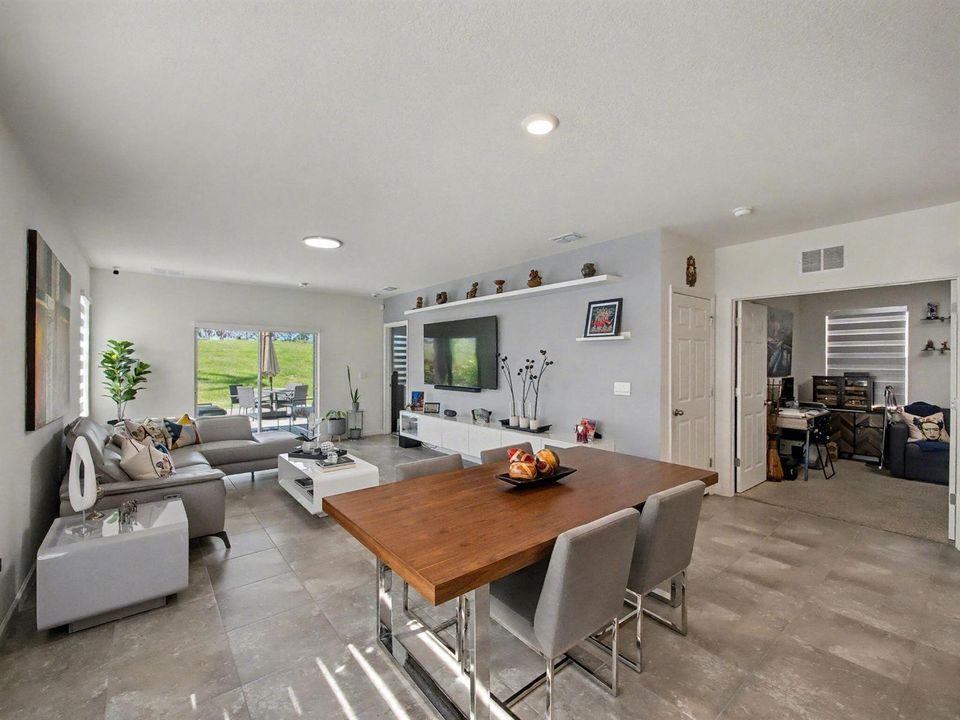 Dining/Kitchen