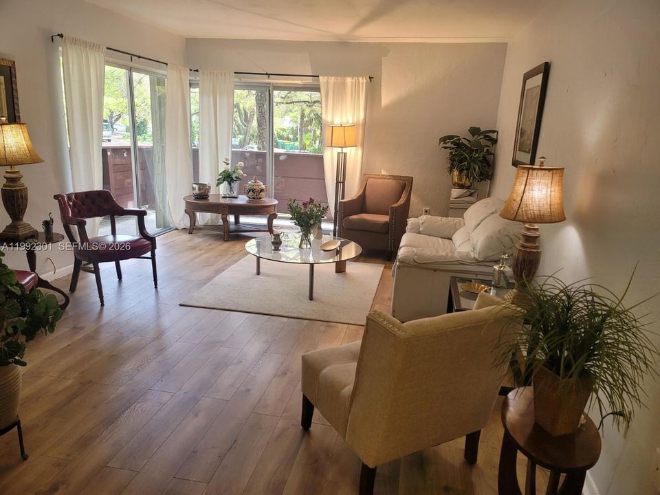 En Venta: $399,000 (2 camas, 2 baños, 1182 Pies cuadrados)