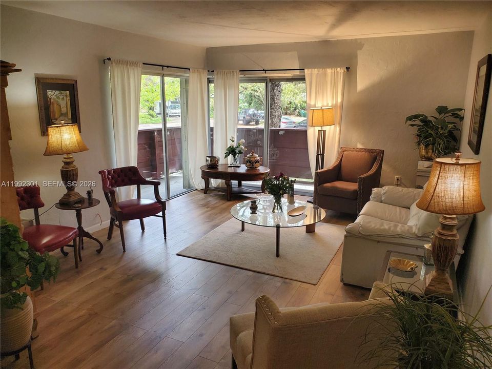 En Venta: $399,000 (2 camas, 2 baños, 1182 Pies cuadrados)