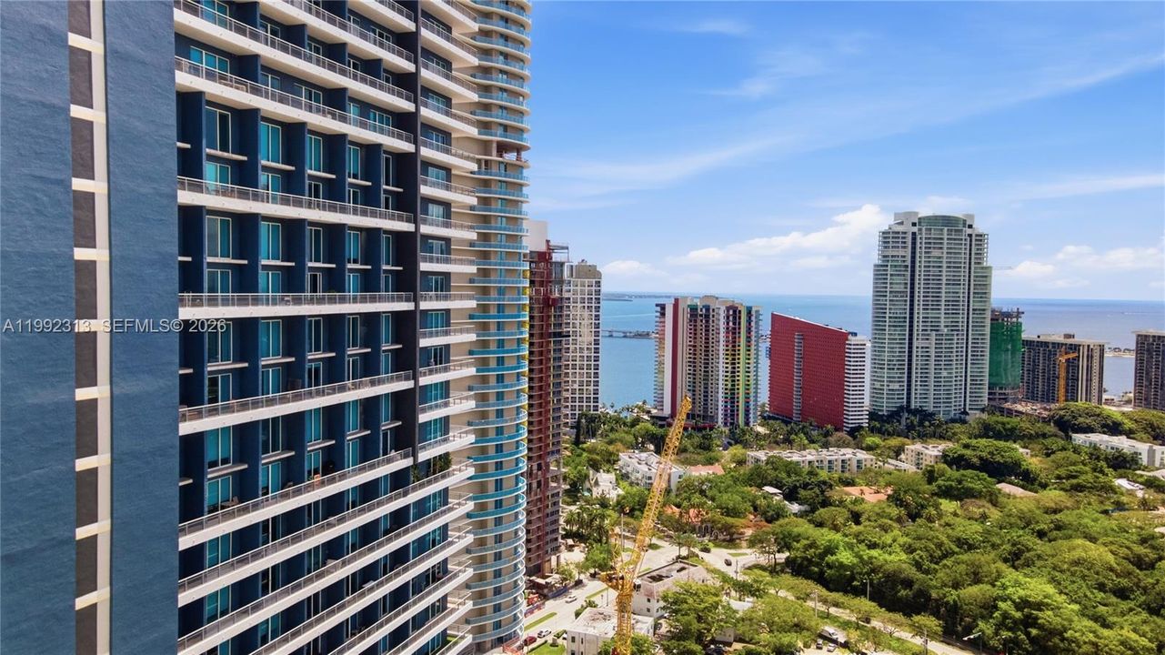 For Sale: $430,000 (1 beds, 1 baths, 663 Square Feet)