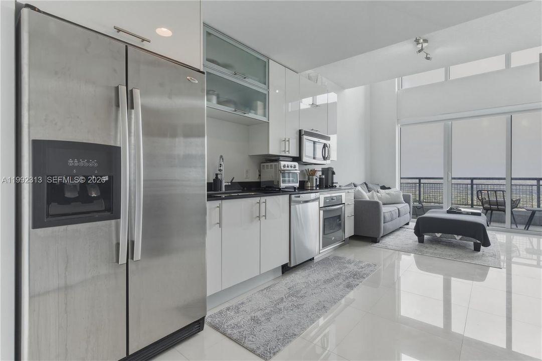 For Sale: $430,000 (1 beds, 1 baths, 663 Square Feet)