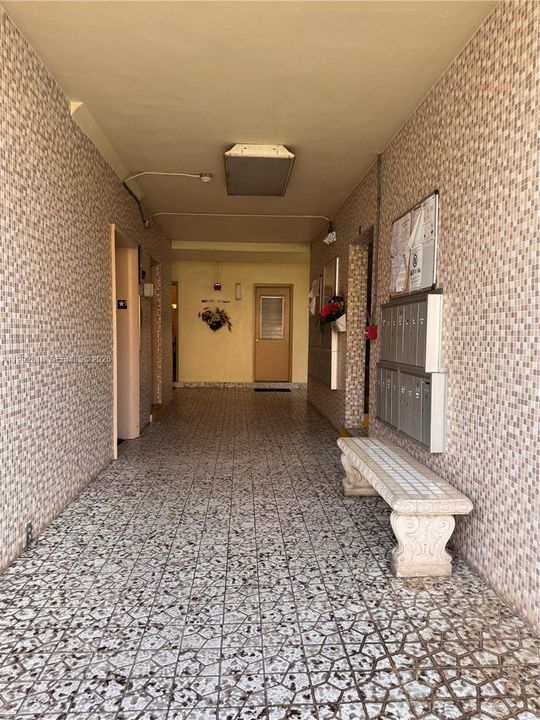 На продажу: $75,000 (1 спален, 1 ванн, 688 Квадратных фут)
