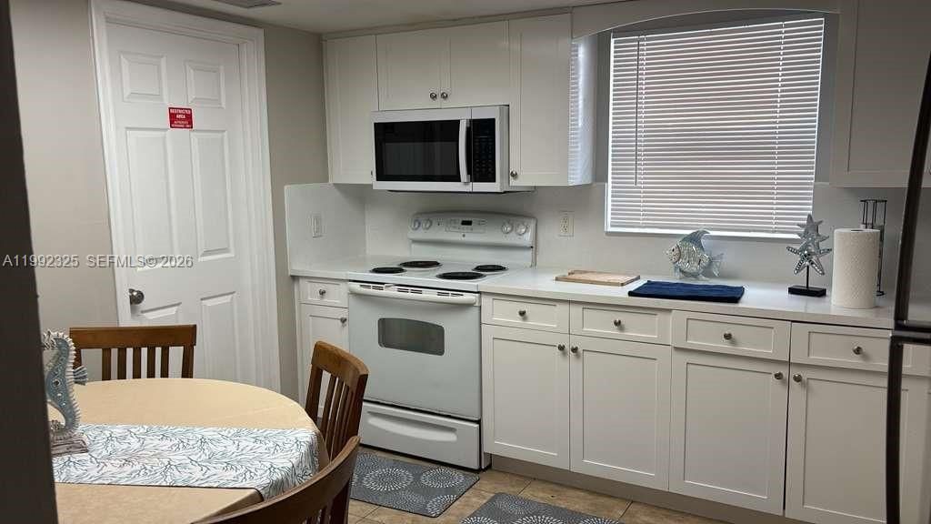 В аренду: $3,000 (2 спален, 1 ванн, 2948 Квадратных фут)