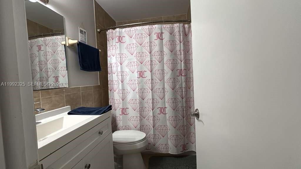 В аренду: $3,000 (2 спален, 1 ванн, 2948 Квадратных фут)