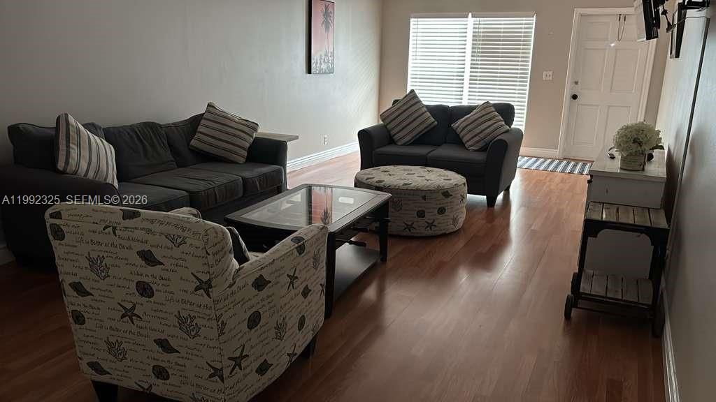 В аренду: $3,000 (2 спален, 1 ванн, 2948 Квадратных фут)