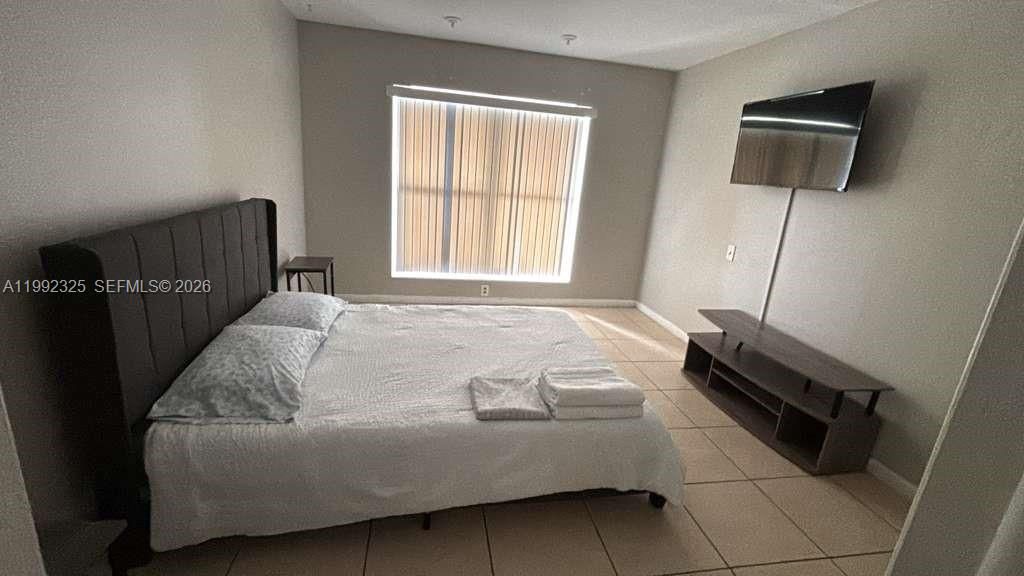 В аренду: $3,000 (2 спален, 1 ванн, 2948 Квадратных фут)