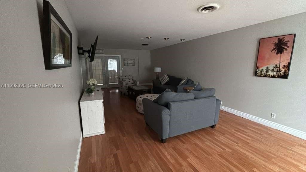 В аренду: $3,000 (2 спален, 1 ванн, 2948 Квадратных фут)