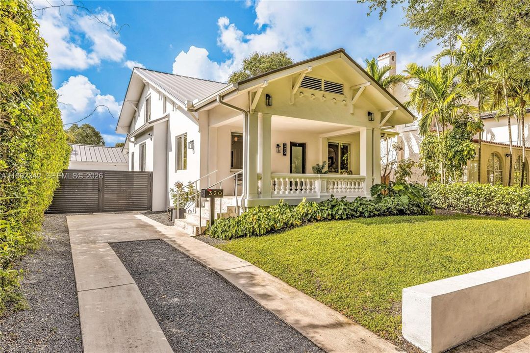 For Sale: $2,150,000 (5 beds, 4 baths, 2985 Square Feet)