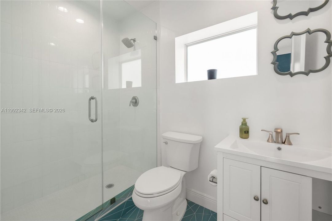 For Sale: $2,150,000 (5 beds, 4 baths, 2985 Square Feet)