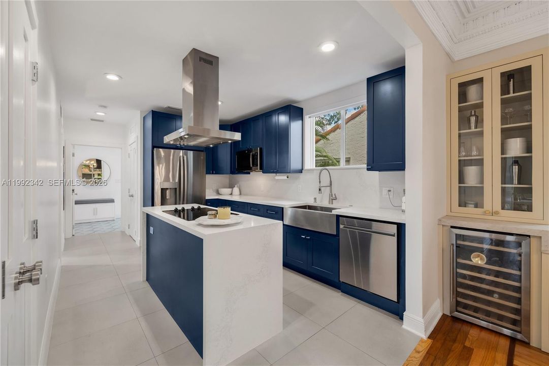 For Sale: $2,150,000 (5 beds, 4 baths, 2985 Square Feet)