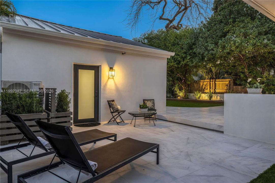For Sale: $2,150,000 (5 beds, 4 baths, 2985 Square Feet)