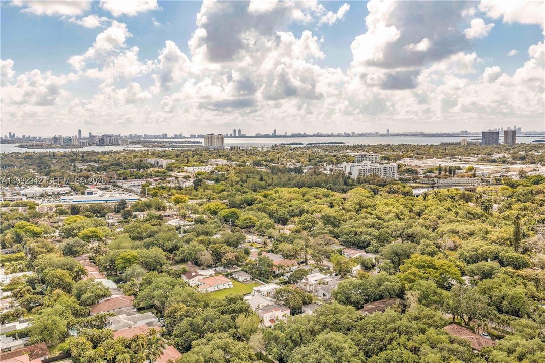 For Sale: $2,150,000 (5 beds, 4 baths, 2985 Square Feet)