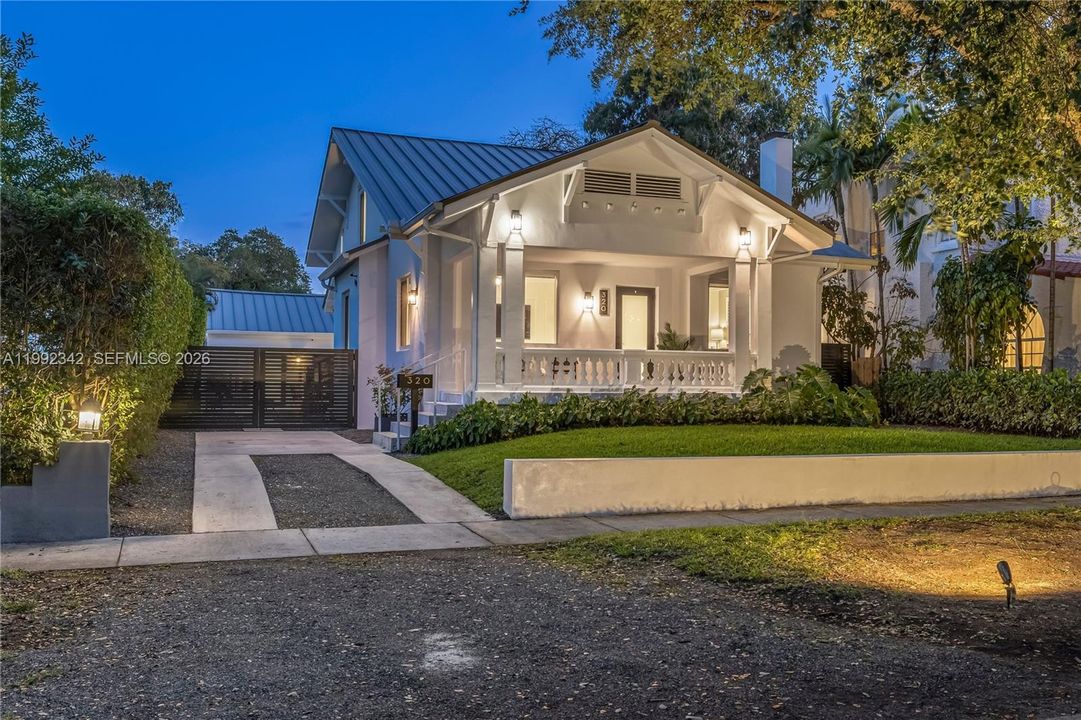 For Sale: $2,150,000 (5 beds, 4 baths, 2985 Square Feet)
