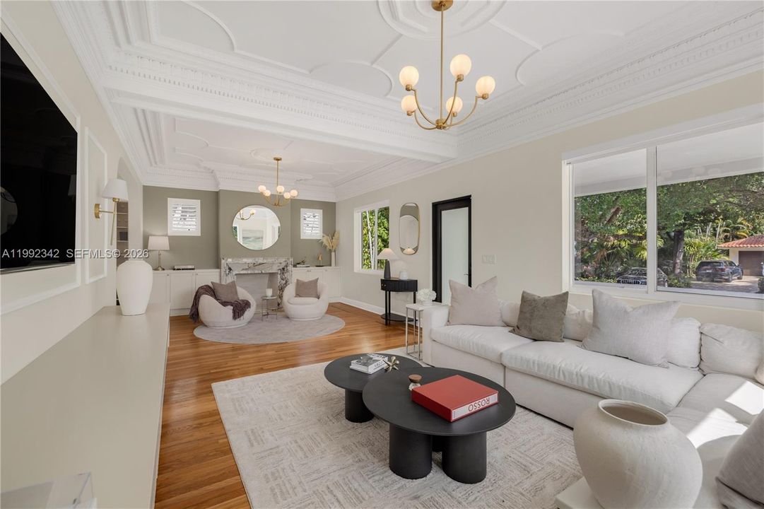 For Sale: $2,150,000 (5 beds, 4 baths, 2985 Square Feet)