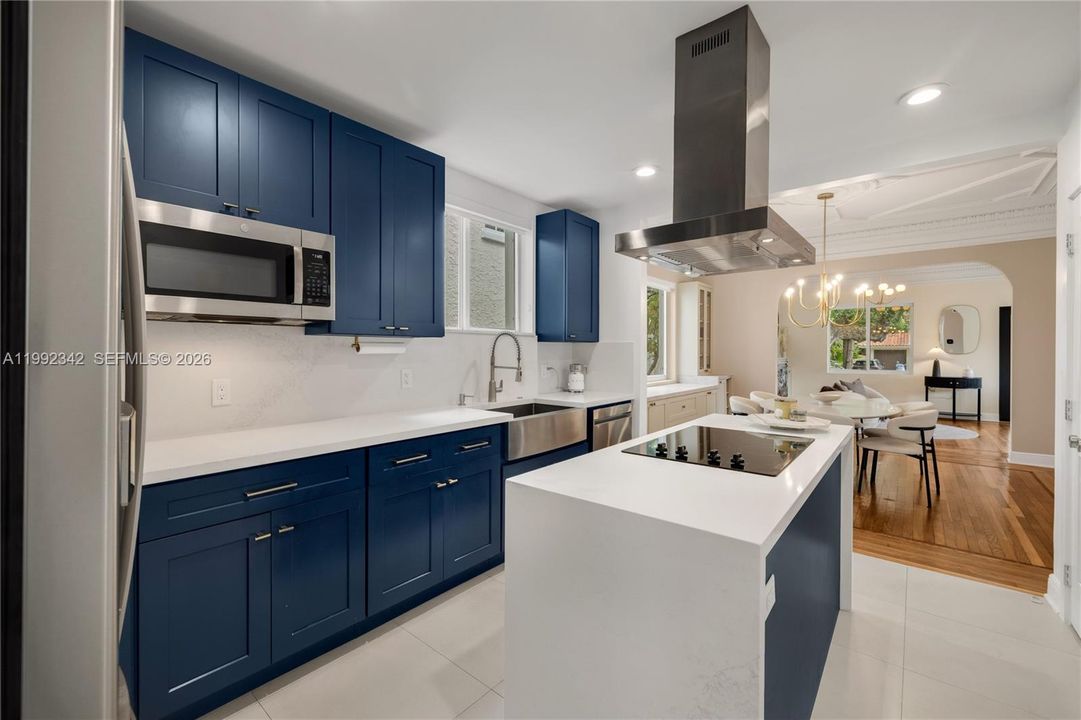For Sale: $2,150,000 (5 beds, 4 baths, 2985 Square Feet)