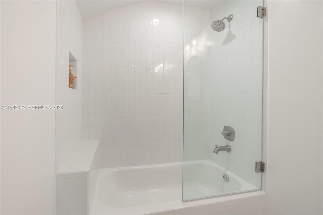 For Sale: $2,150,000 (5 beds, 4 baths, 2985 Square Feet)