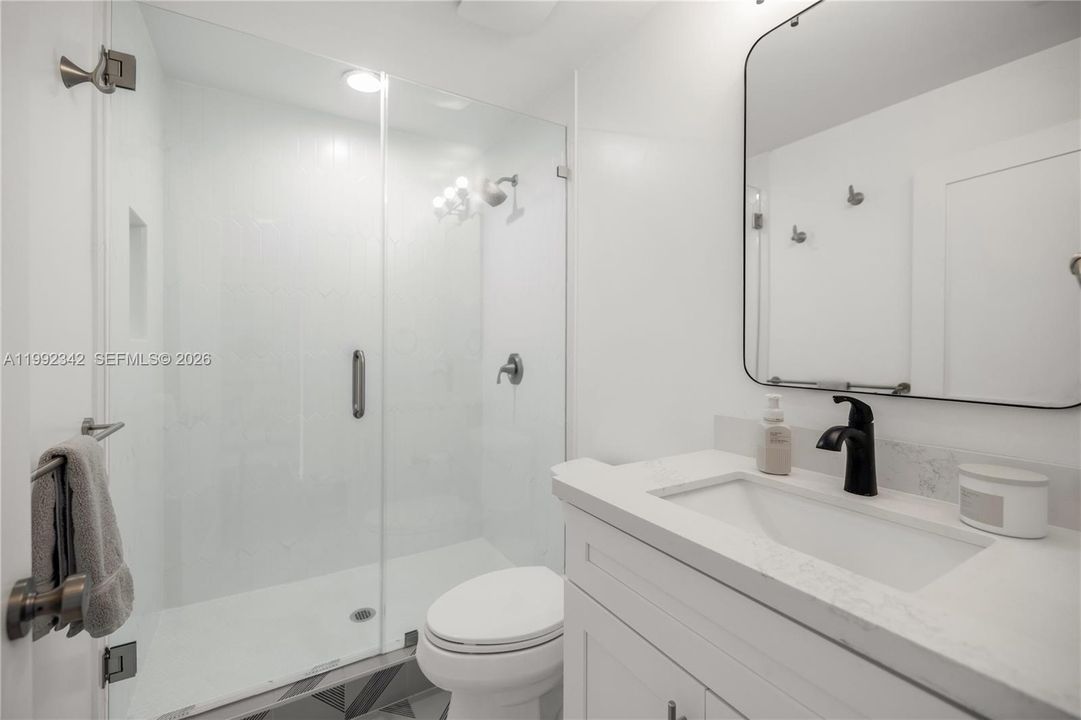 For Sale: $2,150,000 (5 beds, 4 baths, 2985 Square Feet)