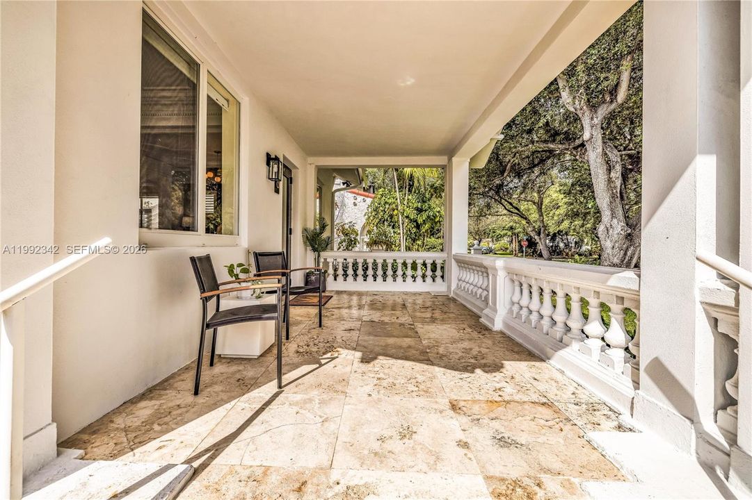 For Sale: $2,150,000 (5 beds, 4 baths, 2985 Square Feet)