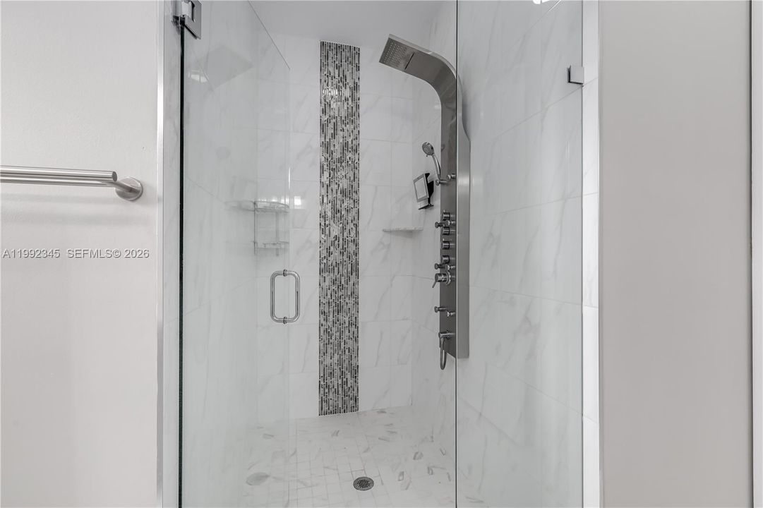 Под контрактом: $590,000 (3 спален, 2 ванн, 1692 Квадратных фут)