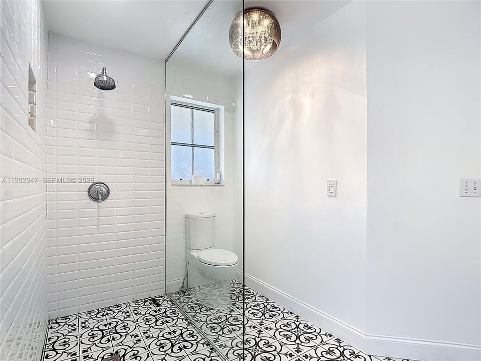 For Sale: $599,900 (3 beds, 2 baths, 2739 Square Feet)