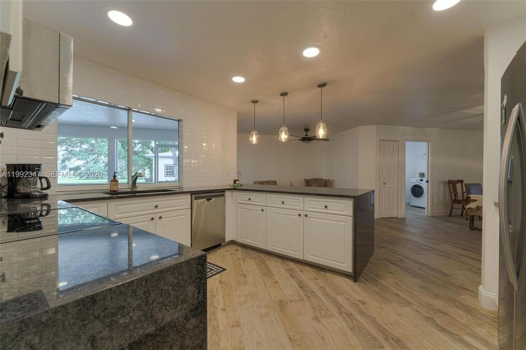 For Sale: $599,900 (3 beds, 2 baths, 2739 Square Feet)